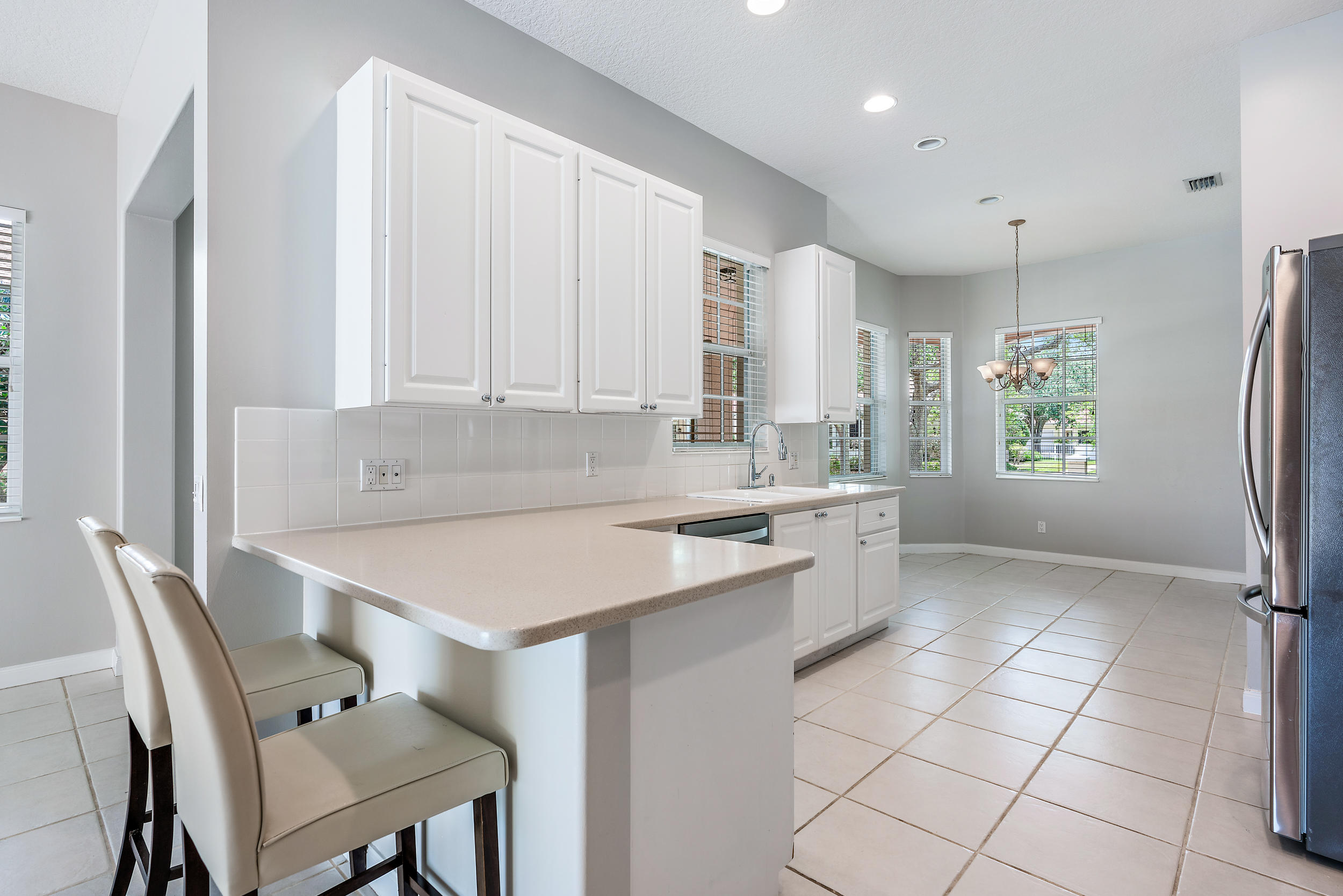 113 Rockingham Road Jupiter, FL 33458 - Photo 5 of 39 Kitchen