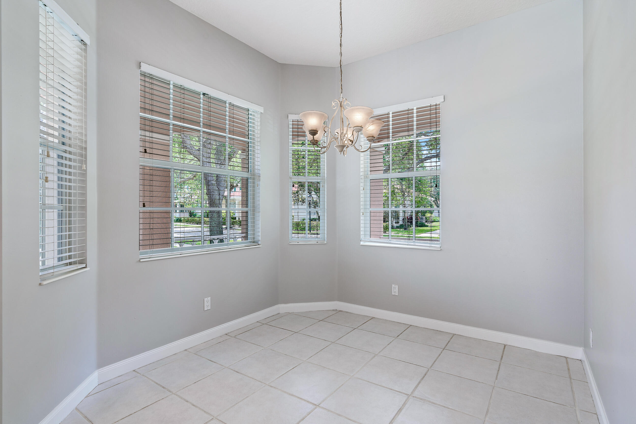 113 Rockingham Road Jupiter, FL 33458 - Photo 6 of 39 Dining