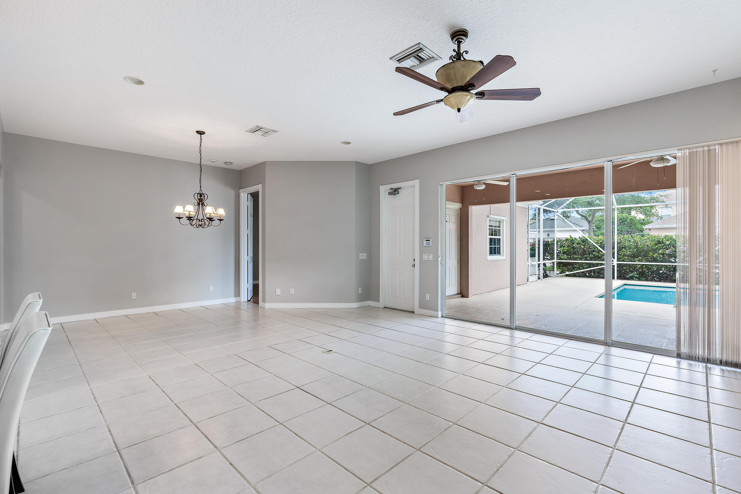 113 Rockingham Road Jupiter, FL 33458 - Photo 9 of 39 Open Living