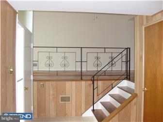 1528 Rudolph Drive Bethlehem, PA 18018 - Photo 2 of 12 Foyer
