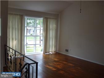 1528 Rudolph Drive Bethlehem, PA 18018 - Photo 3 of 12 Living Room