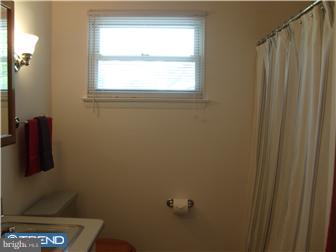 1528 Rudolph Drive Bethlehem, PA 18018 - Photo 8 of 12 Bathroom