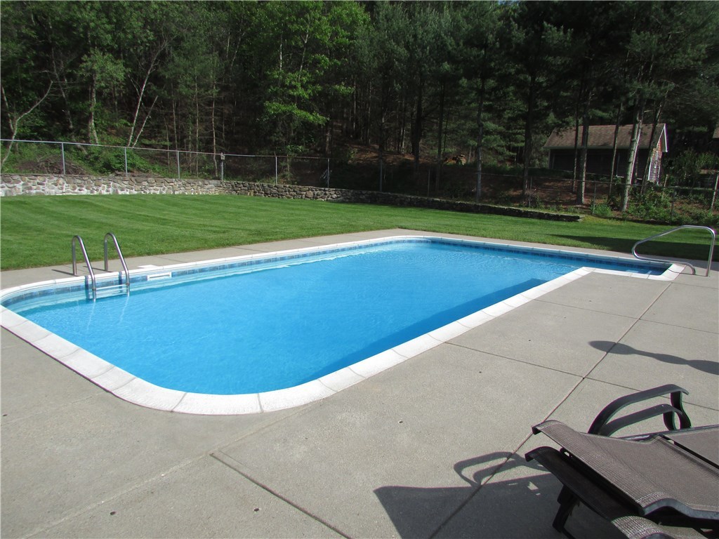 46 Tifft Road North Smithfield, RI 02896 - Photo 5 of 25
