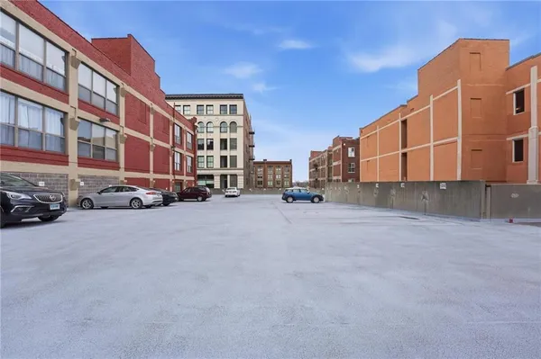$419,000 | 321 West 7th Street, Unit 407, Kansas City, MO 64105