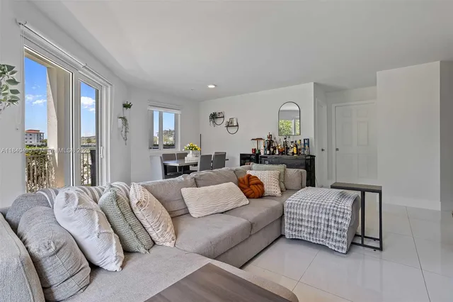 $440,000 | 10950 Northwest 82nd Street, Unit 109, Doral, FL 33178