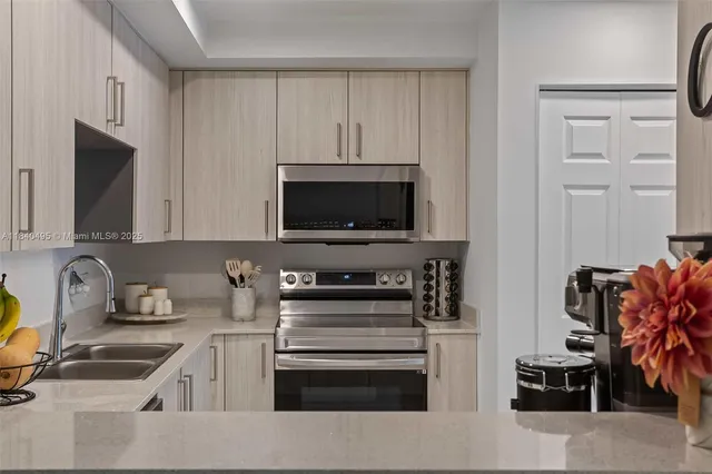 $440,000 | 10950 Northwest 82nd Street, Unit 109, Doral, FL 33178