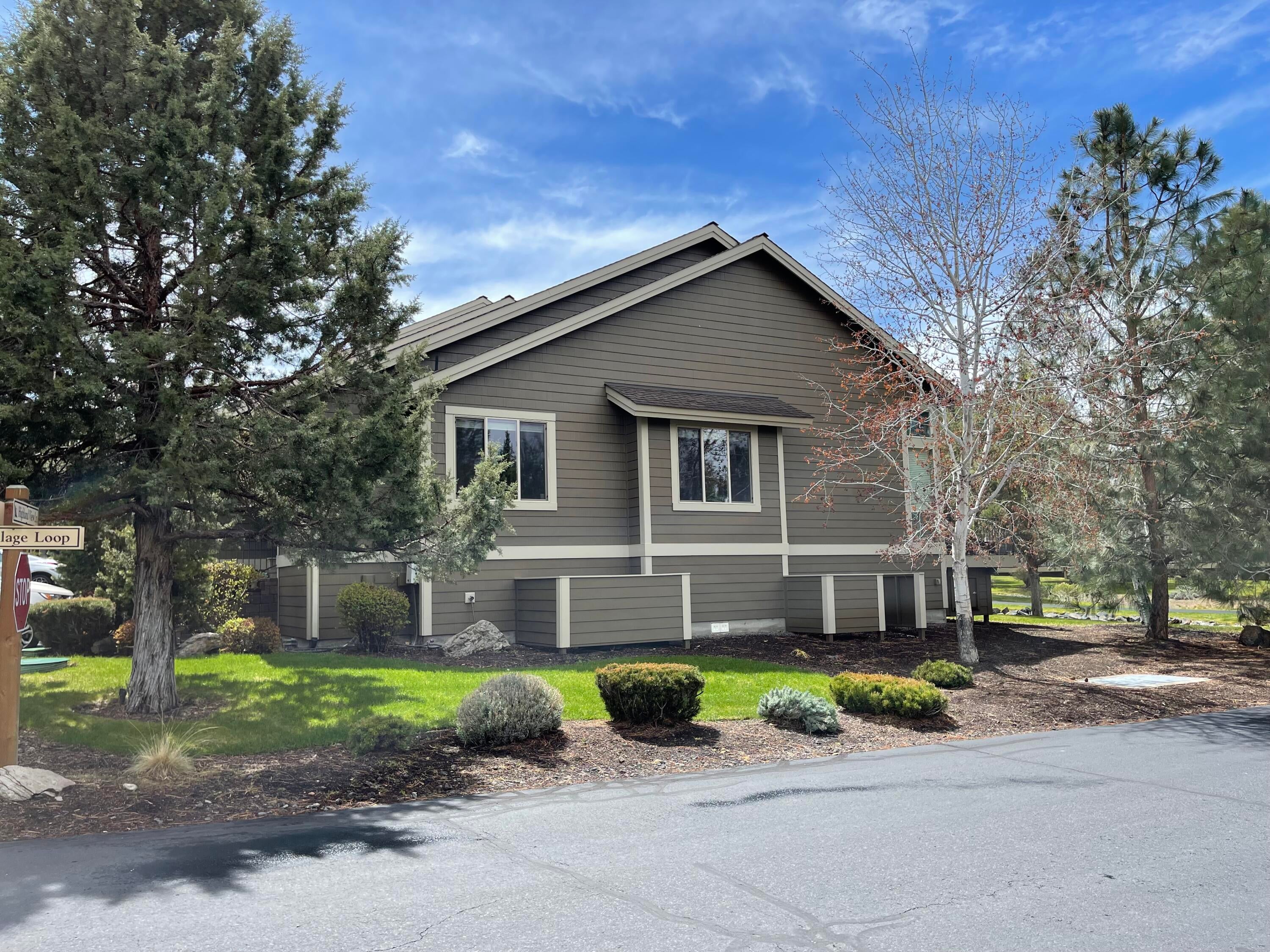 1286 Highland View Loop Redmond, OR 97756 - Photo 2 of 36 North Side of home