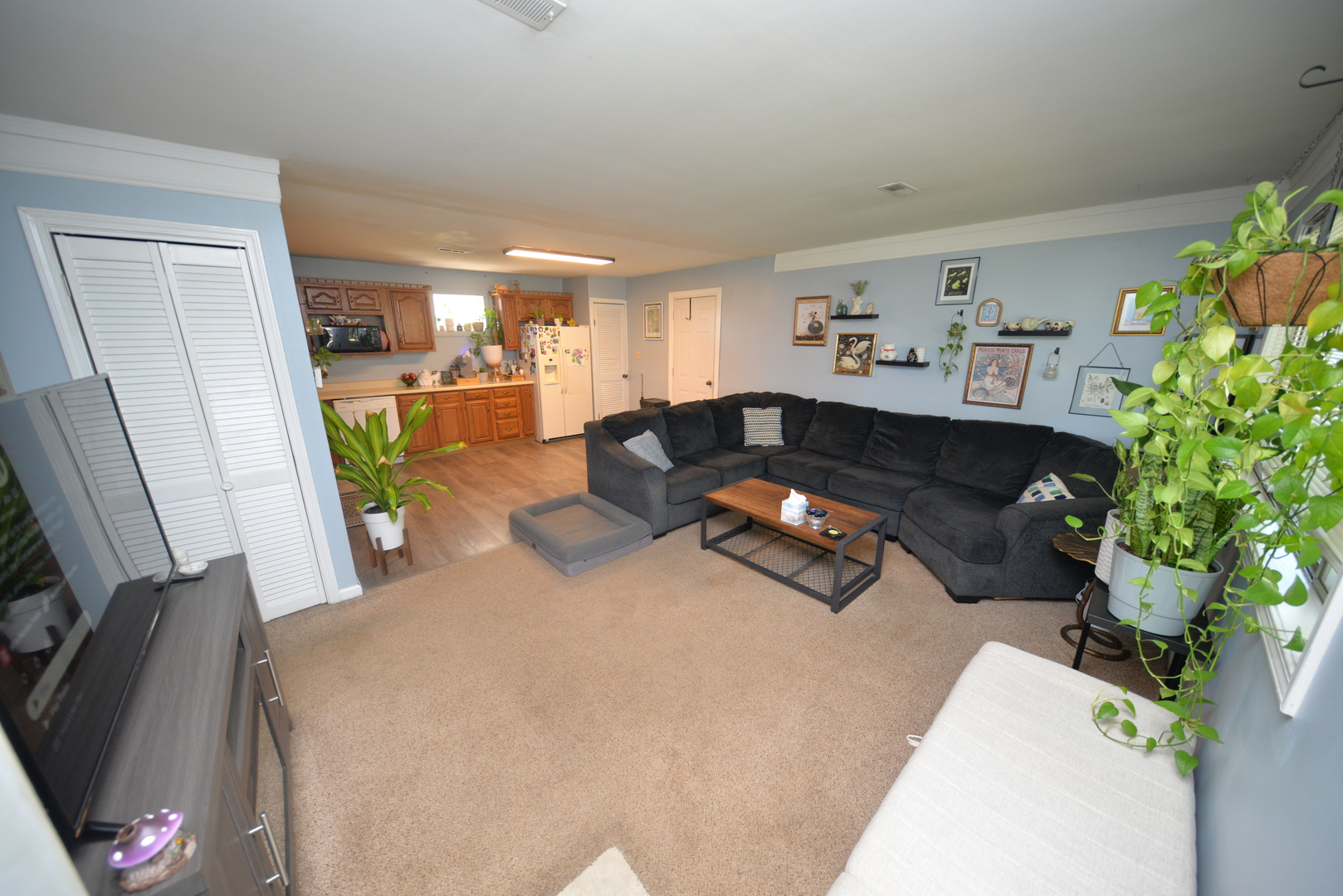 8 East Crownview Mount Vernon, IL 62864 - Photo 10 of 27 a living room with furniture