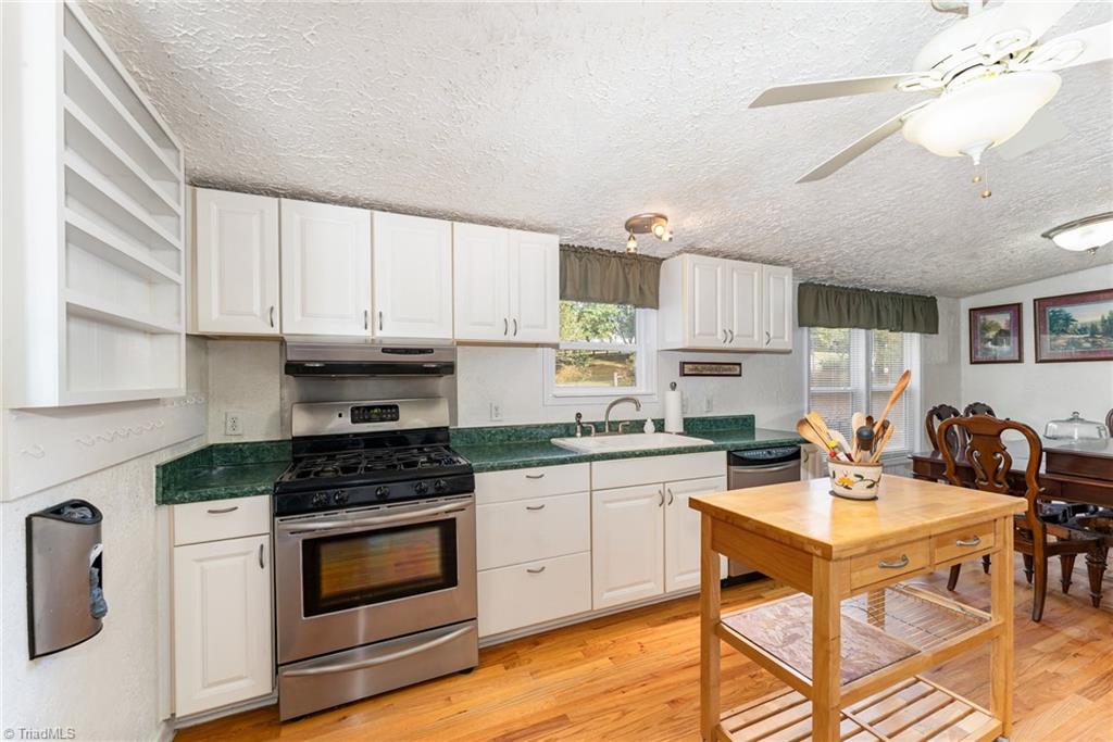 624 Lowe Road Madison, NC 27025 - Photo 11 of 47