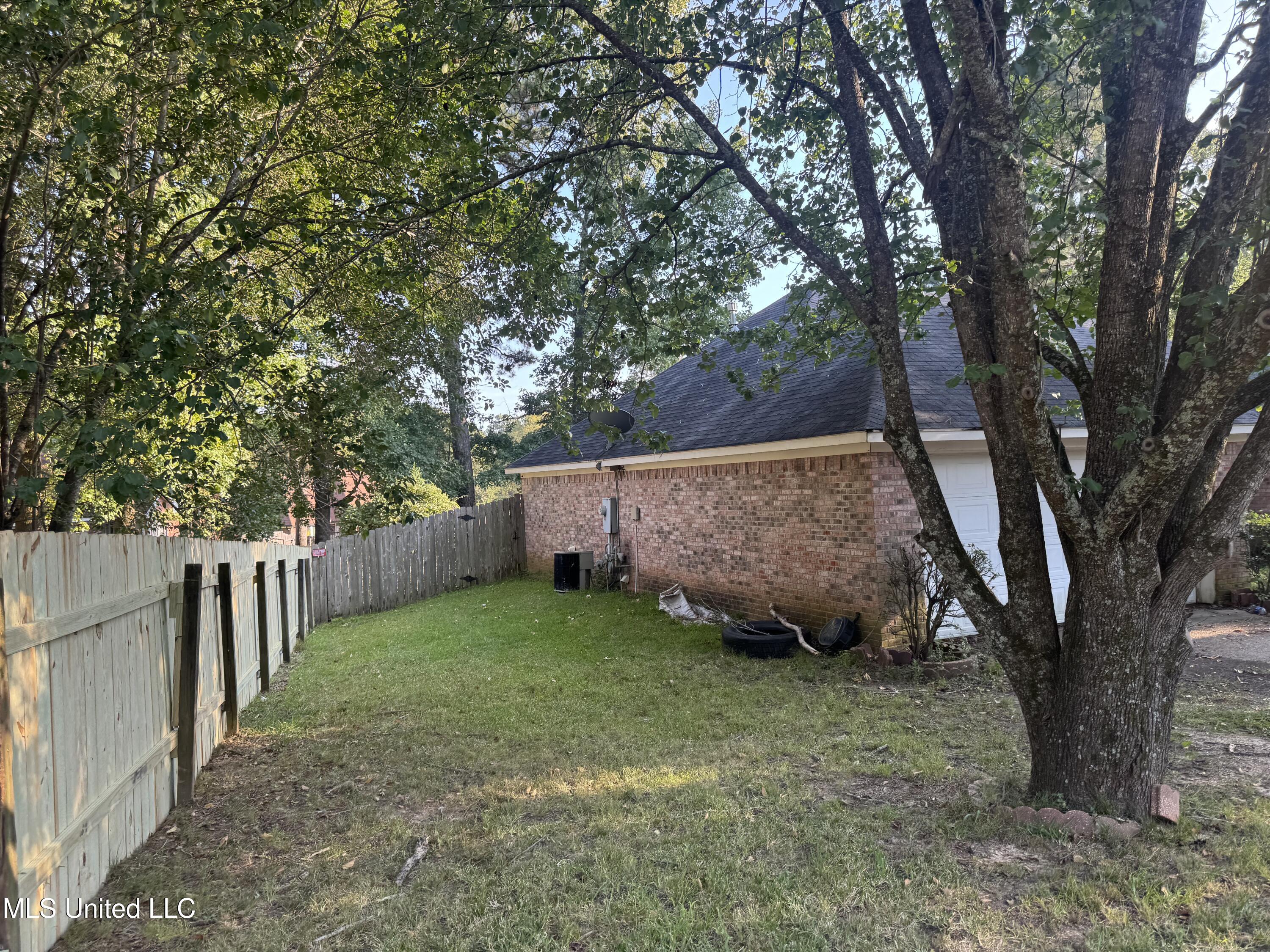 14 Fawn Grove Jackson, MS 39212 - Photo 5 of 21 4