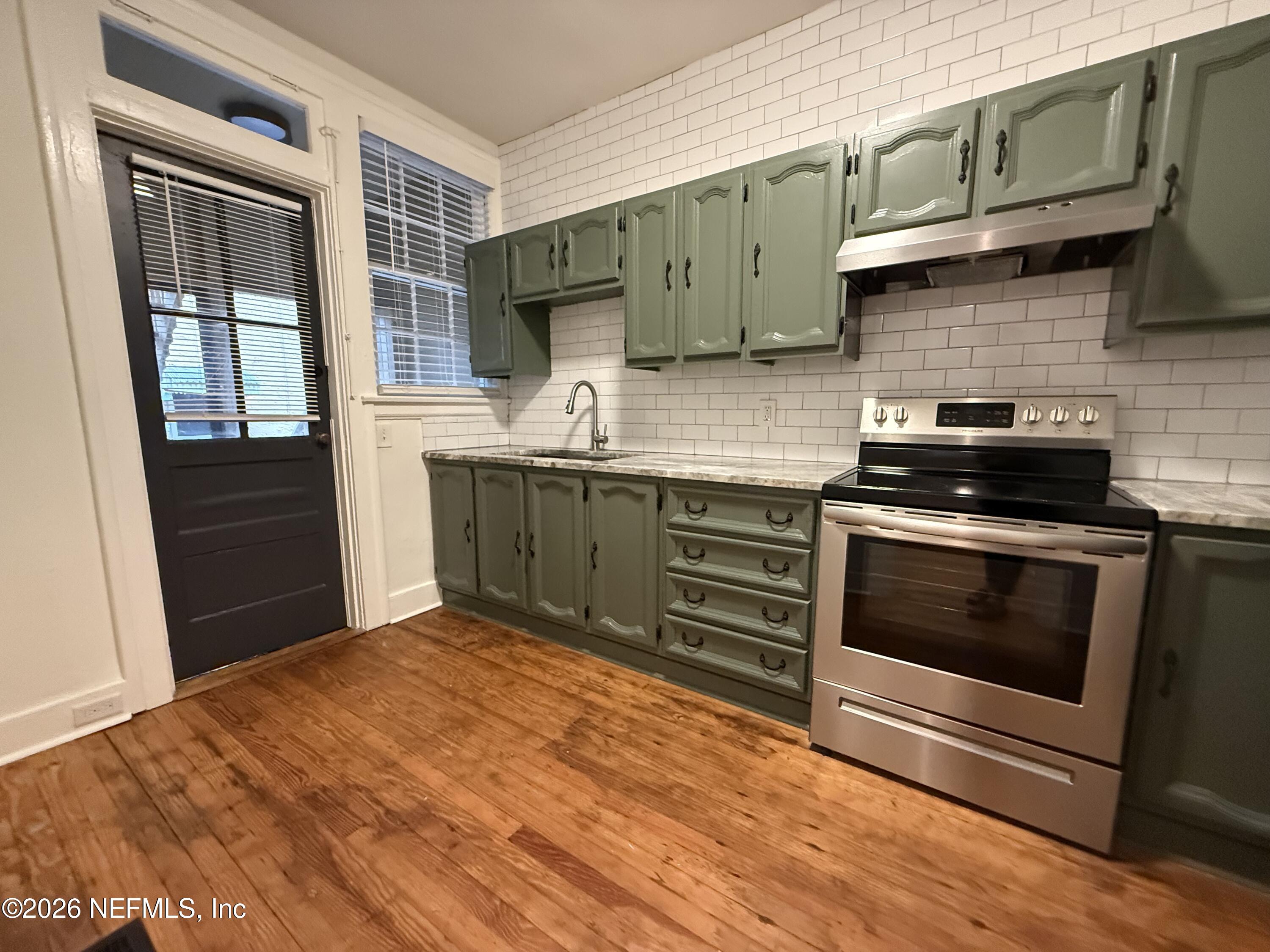 3201 Riverside Avenue, Unit 3207 Jacksonville, FL 32205 - Photo 7 of 13 3207 Kitchen 2