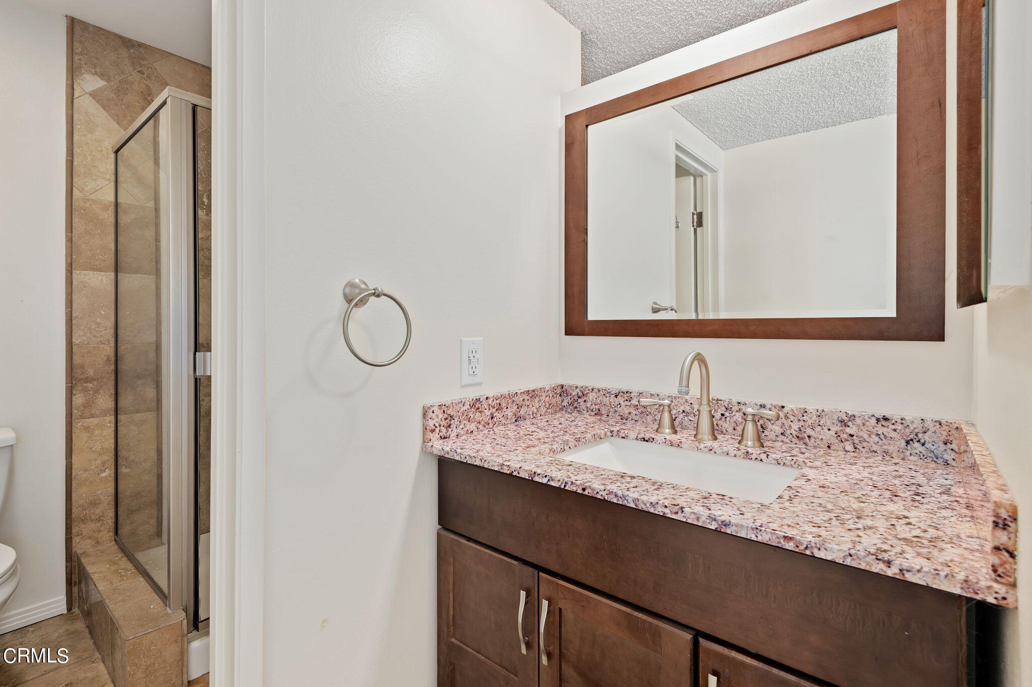 1150 Camelot Way Oxnard, CA 93030 - Photo 16 of 30 11-web-or-mls-11 - Primary Bathroom