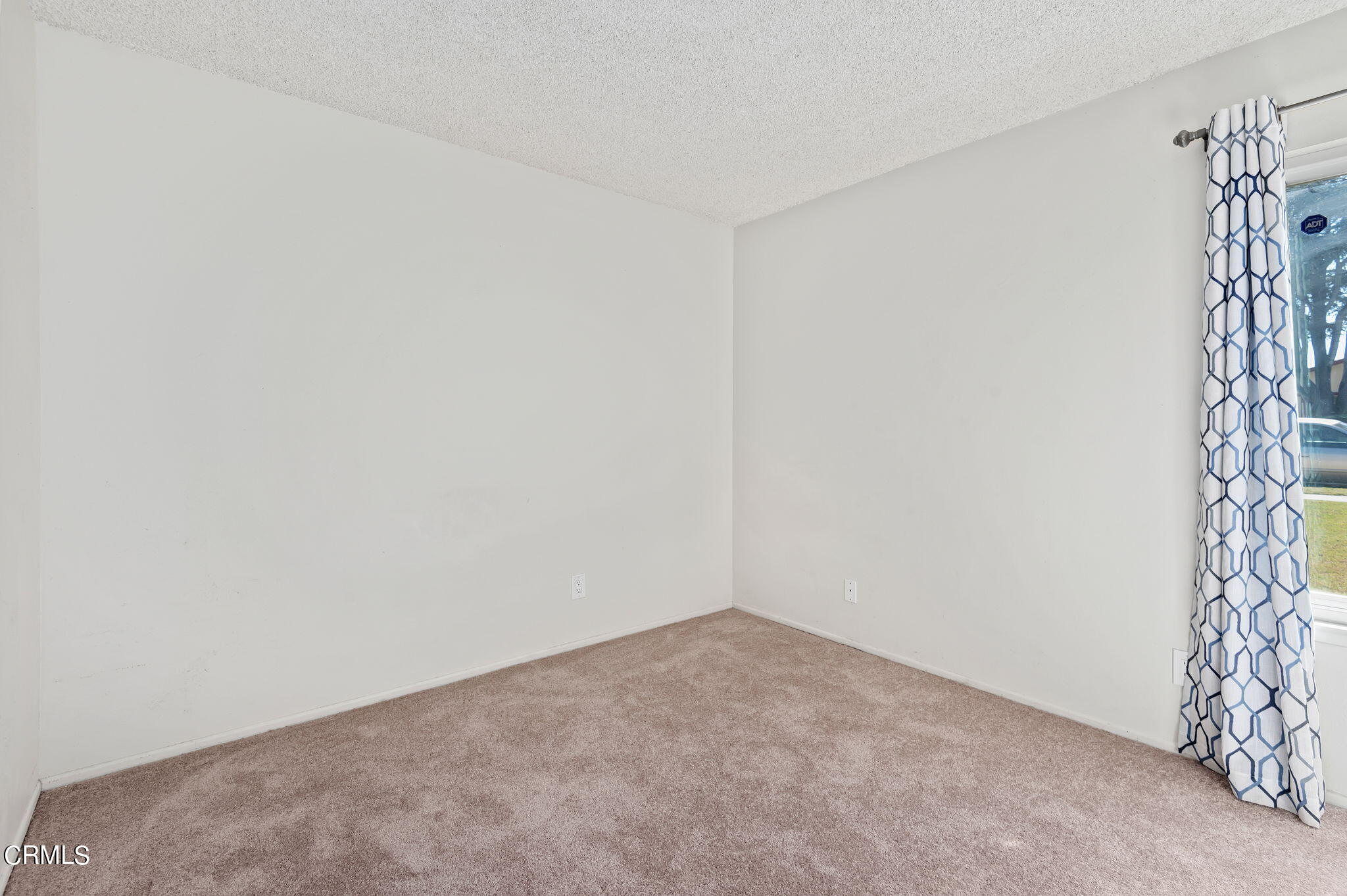 1150 Camelot Way Oxnard, CA 93030 - Photo 21 of 30 16-web-or-mls-16 - Bedroom 3