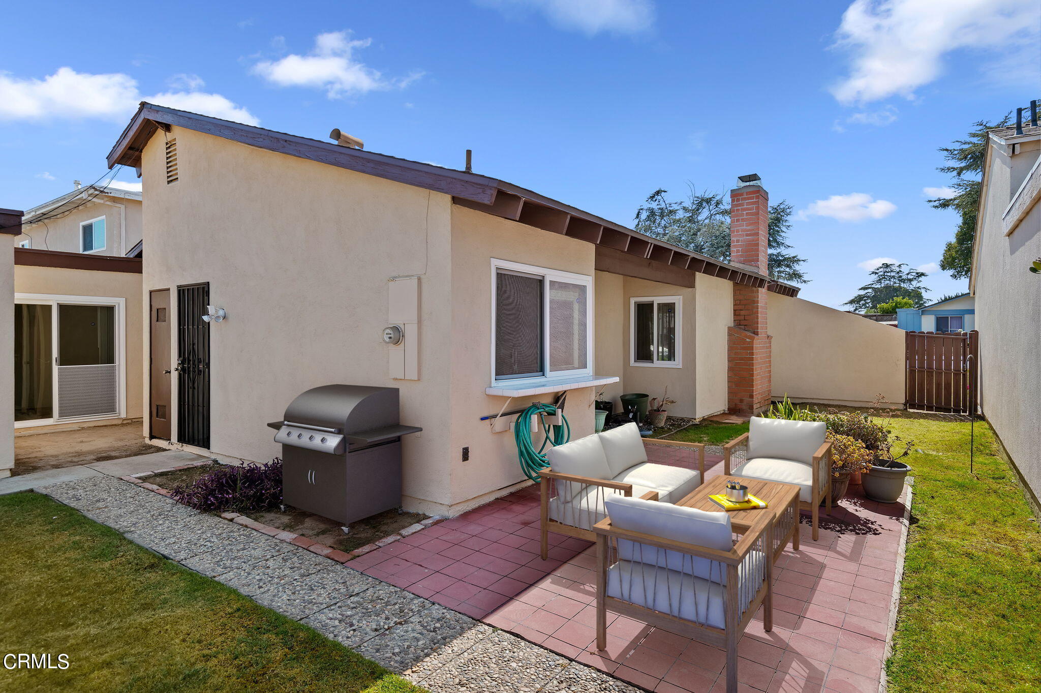 1150 Camelot Way Oxnard, CA 93030 - Photo 25 of 30 6-web-or-mls-06 - Side Yard (virtual)