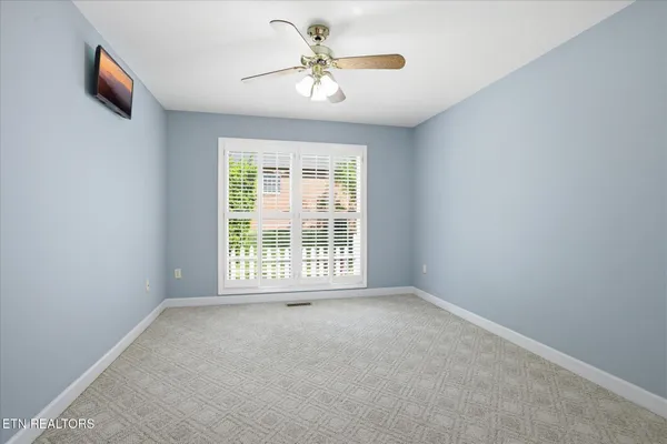 $449,900 | 169 Perkins Lane, Jacksboro, TN 37757