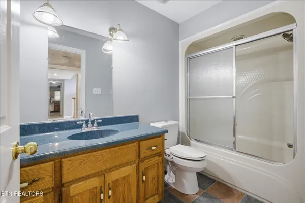 $449,900 | 169 Perkins Lane, Jacksboro, TN 37757