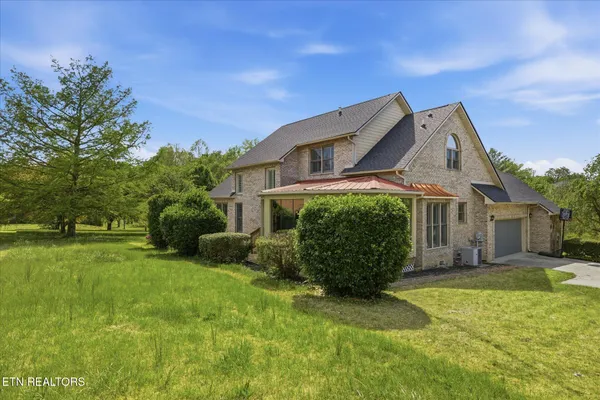 $449,900 | 169 Perkins Lane, Jacksboro, TN 37757
