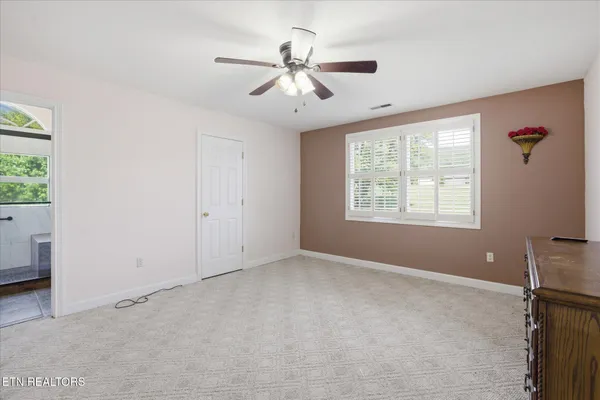 $449,900 | 169 Perkins Lane, Jacksboro, TN 37757