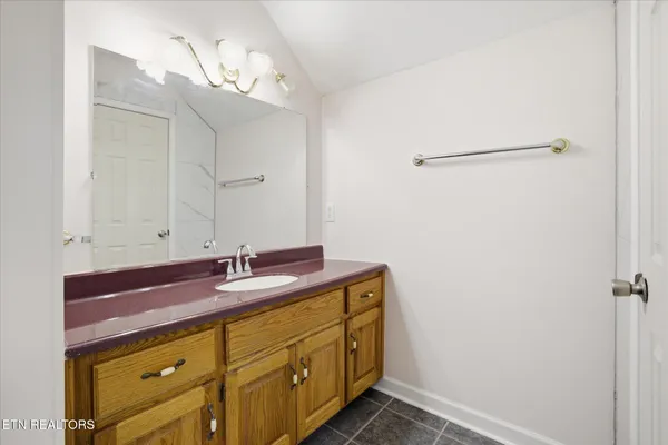 $449,900 | 169 Perkins Lane, Jacksboro, TN 37757