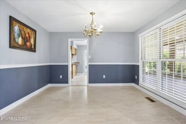 $449,900 | 169 Perkins Lane, Jacksboro, TN 37757