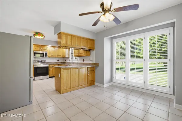 $449,900 | 169 Perkins Lane, Jacksboro, TN 37757