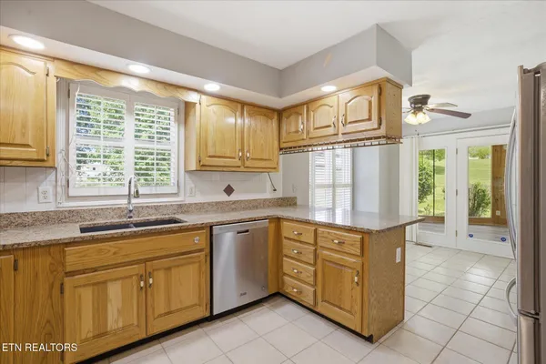 $449,900 | 169 Perkins Lane, Jacksboro, TN 37757