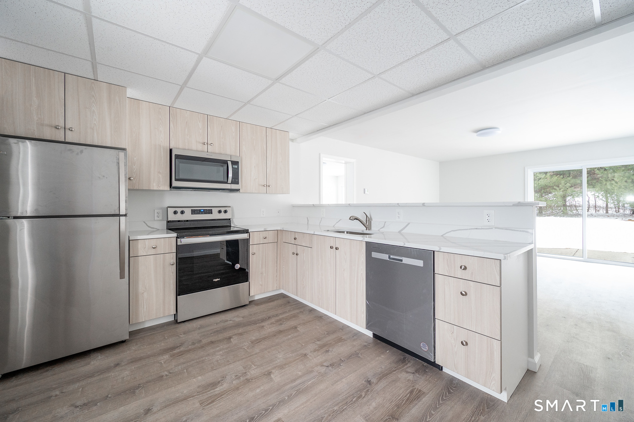 1030 Federal Road, Unit 301 Brookfield, CT 06804 - Photo 11 of 19