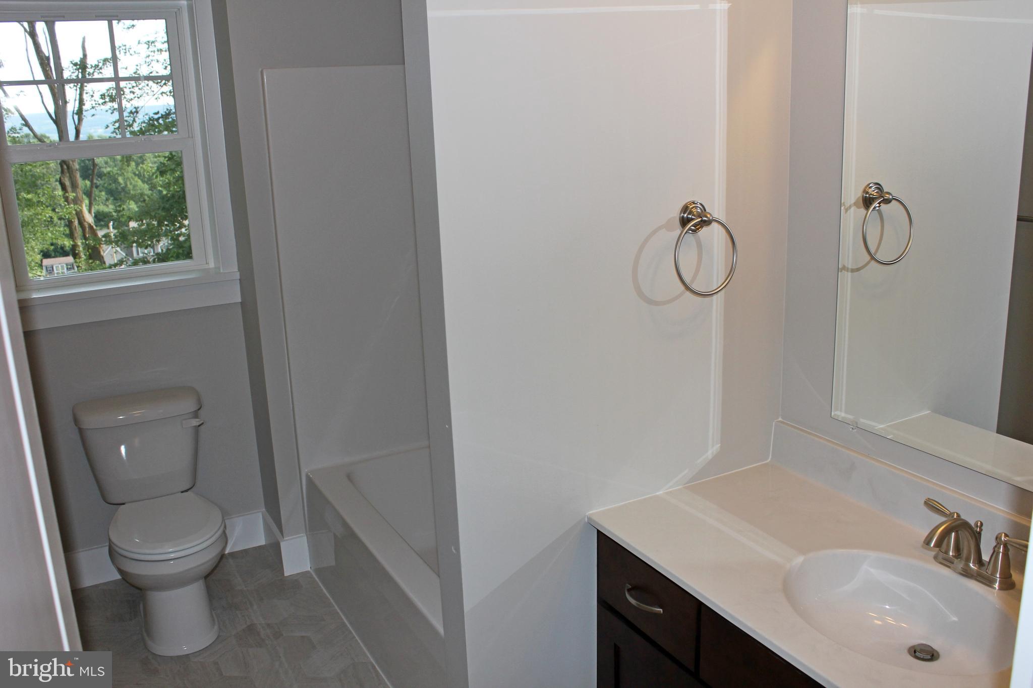 225 West Newport Road Lititz, PA 17543 - Photo 17 of 31