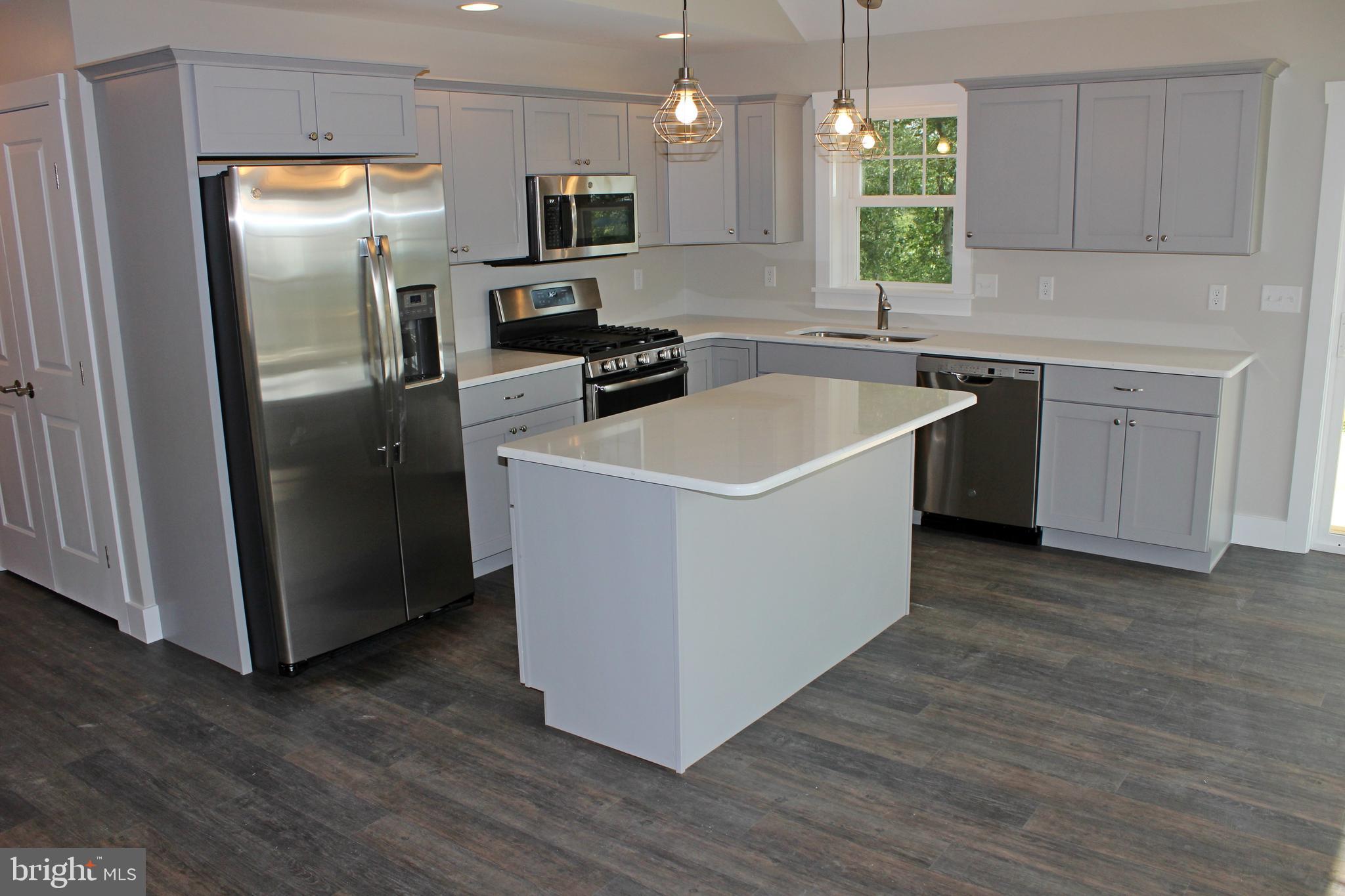 225 West Newport Road Lititz, PA 17543 - Photo 6 of 31