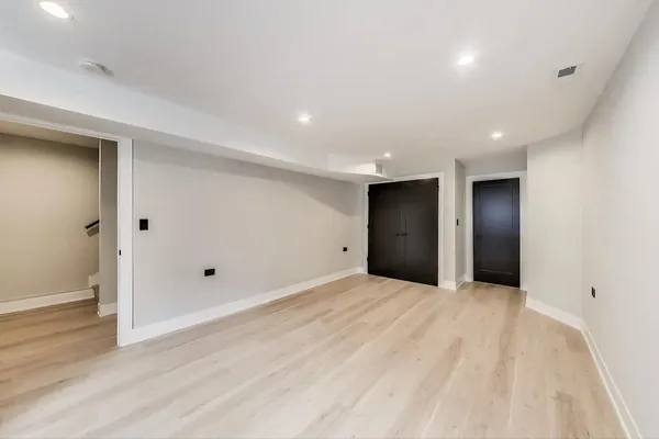 $5,250 | 1311 North Rockwell Street, Unit 1, Chicago, IL 60622