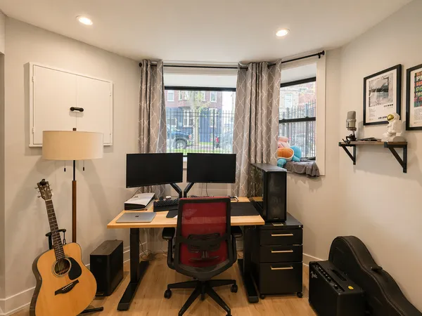 $5,250 | 1311 North Rockwell Street, Unit 1, Chicago, IL 60622