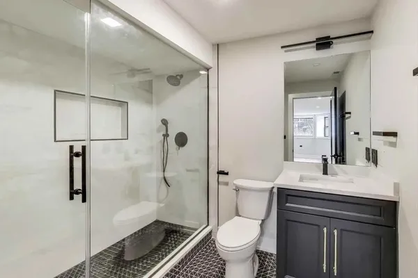 $5,250 | 1311 North Rockwell Street, Unit 1, Chicago, IL 60622
