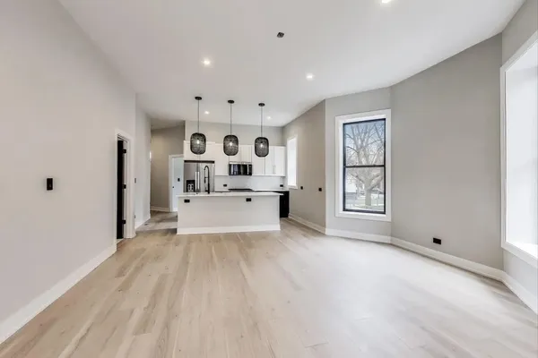 $5,250 | 1311 North Rockwell Street, Unit 1, Chicago, IL 60622
