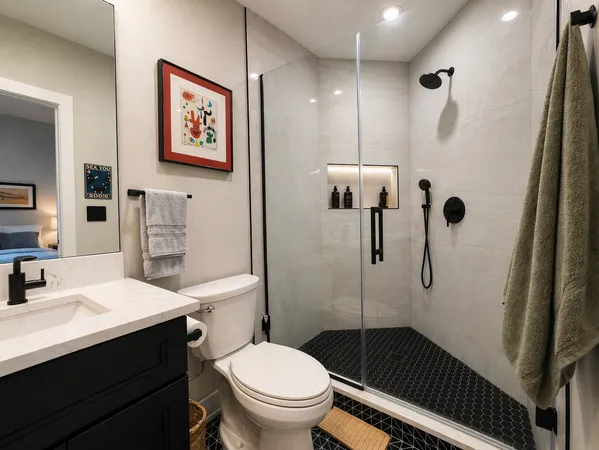 $5,250 | 1311 North Rockwell Street, Unit 1, Chicago, IL 60622