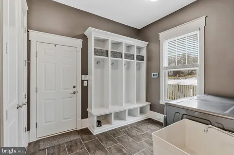 $2,750,000 | 362 Park Street Northeast, Vienna, VA 22180