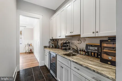 $2,750,000 | 362 Park Street Northeast, Vienna, VA 22180