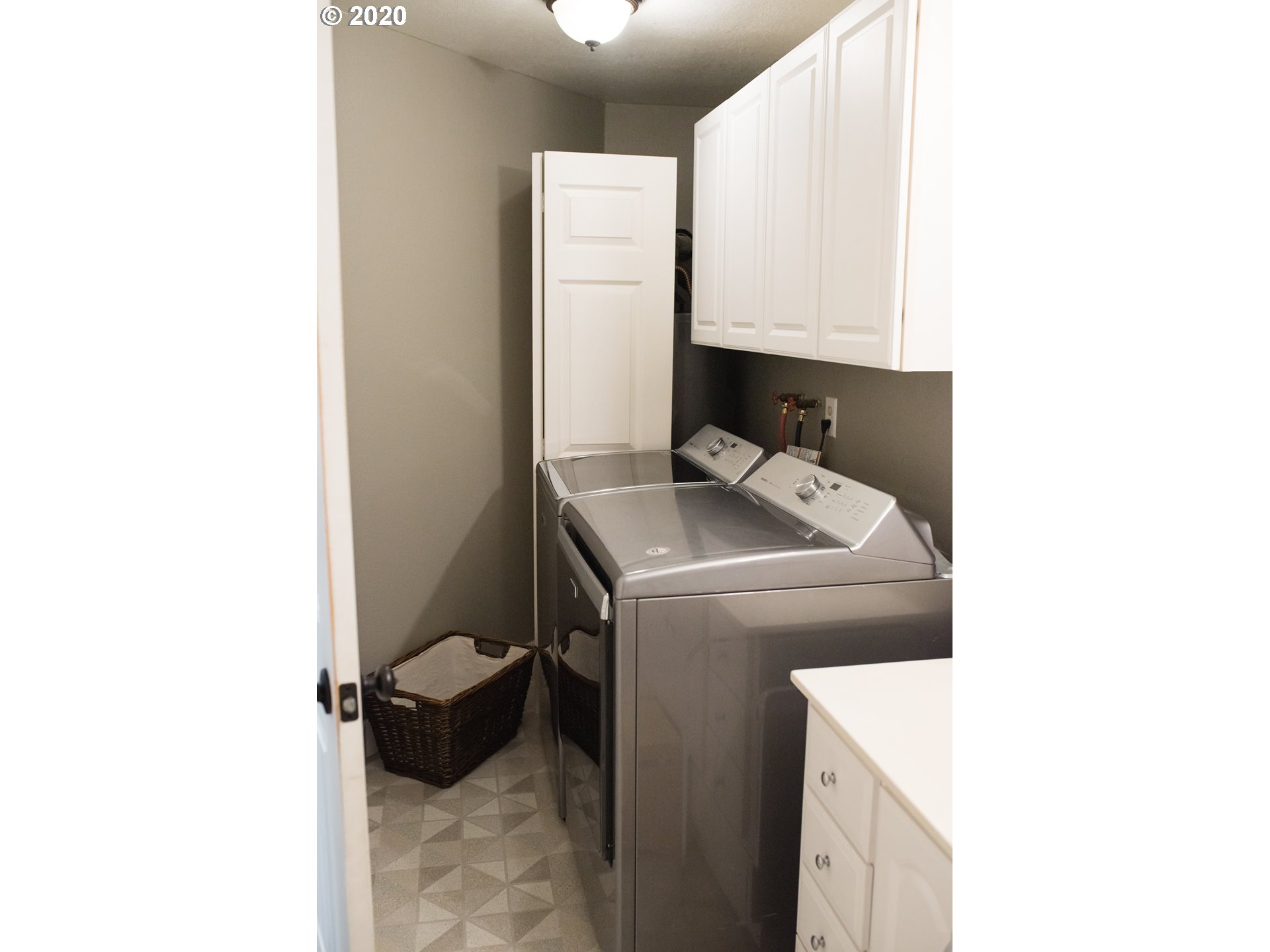1903 Southwest Perkins Avenue Pendleton, OR 97801 - Photo 15 of 31