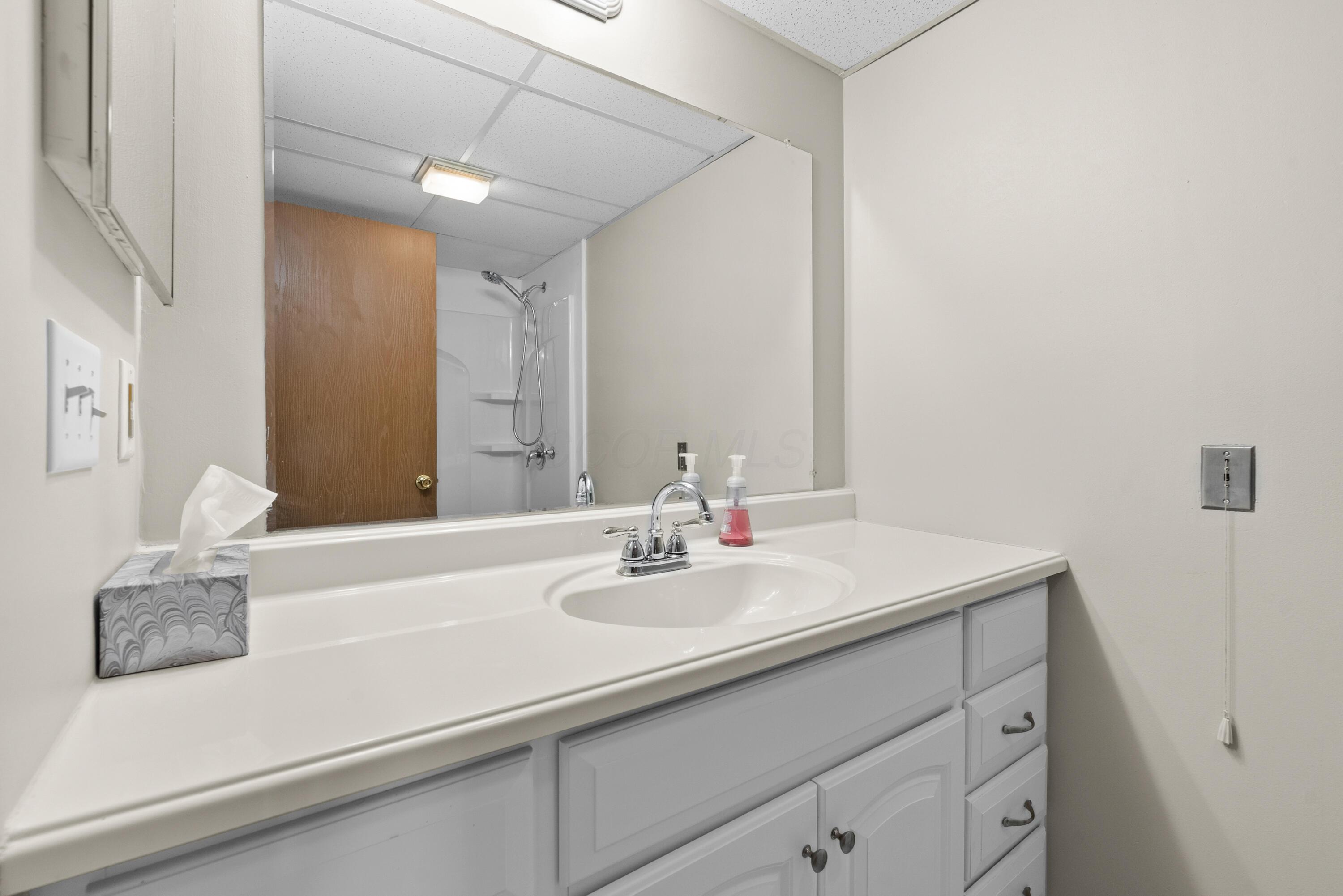 5885 Beechcroft Road, Unit 108 Columbus, OH 43229 - Photo 9 of 23 DSC09312