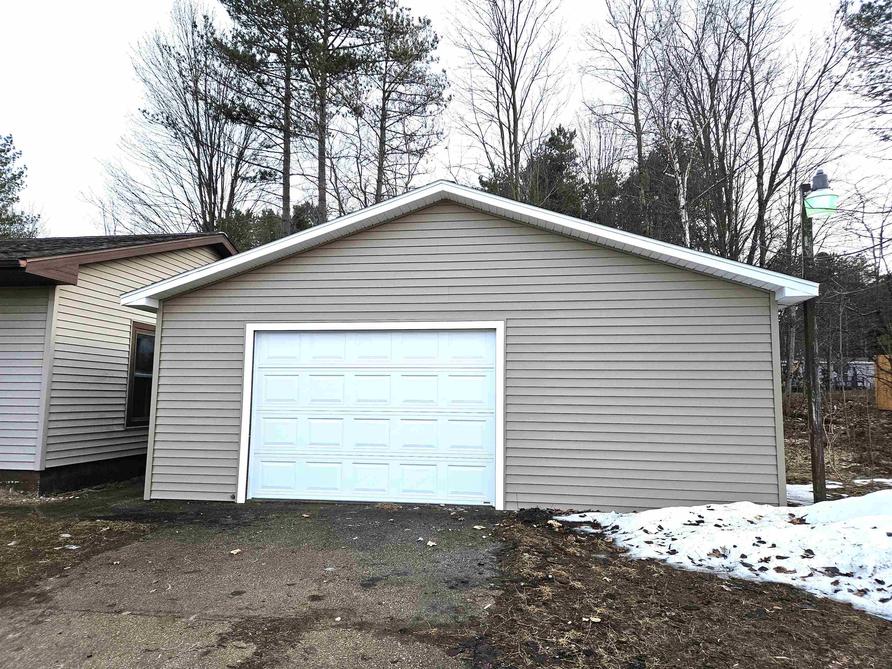 9832 Freedom Road Cadillac, MI 49601 - Photo 3 of 33
