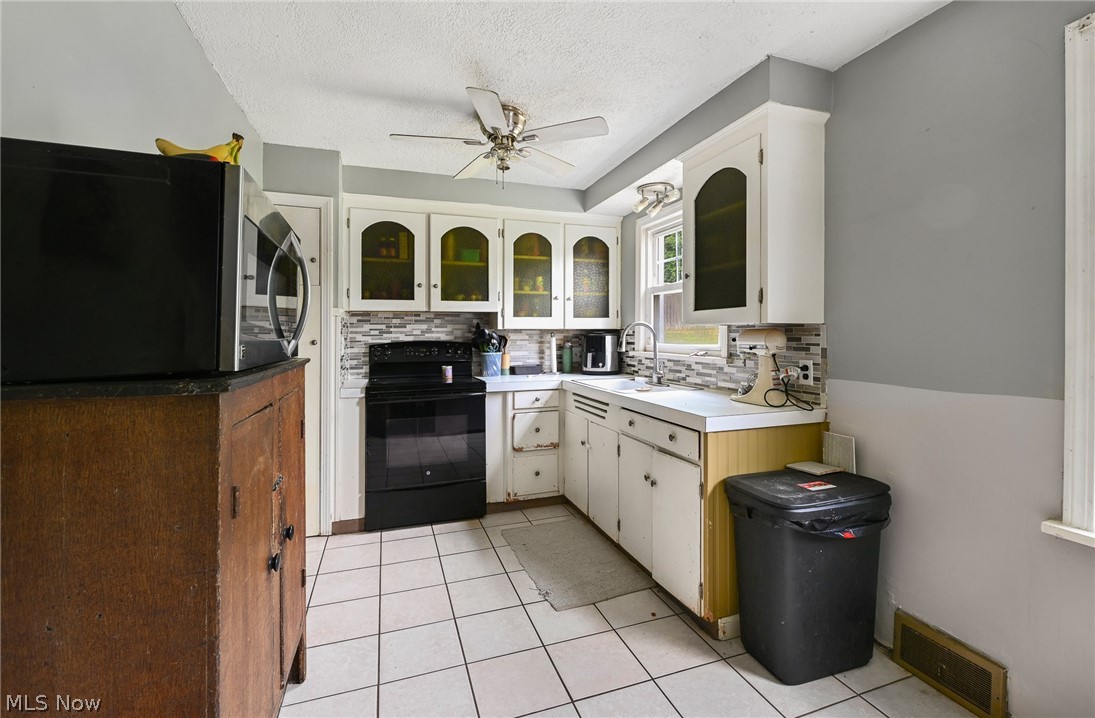 184 Perry Drive Northwest Canton, OH 44708 - Photo 3 of 10 Gallery Image 3