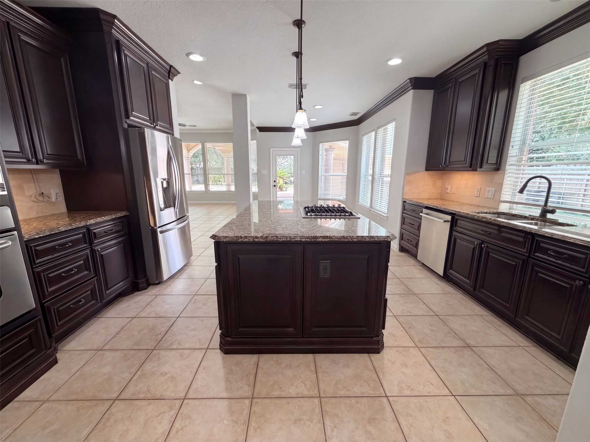 25722 Lake Springs Way Spring, TX 77373 - Photo 12 of 19 Gallery Image 12