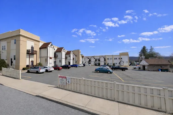 $1,300 | 39 Church Street, Unit 54, Port Jervis, NY 12771