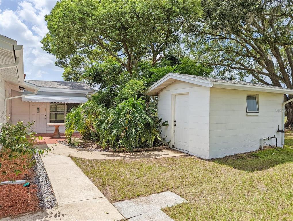 18110 Dorman Road Lithia, FL 33547 - Photo 6 of 25