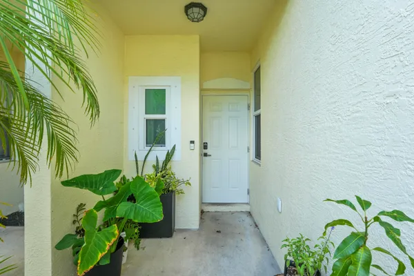 $389,999 | 226 Foxtail Drive, Greenacres, FL 33415