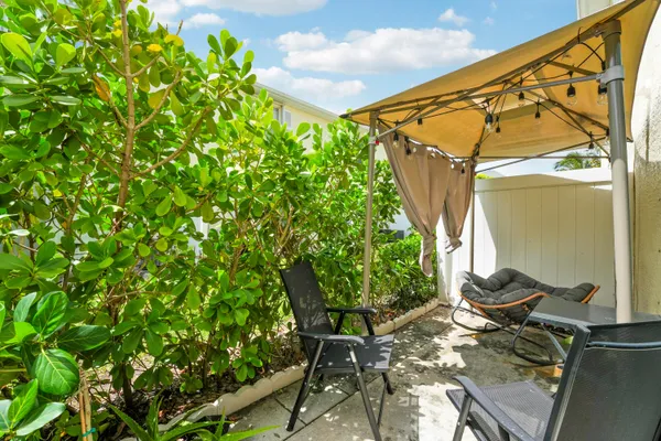 $389,999 | 226 Foxtail Drive, Greenacres, FL 33415