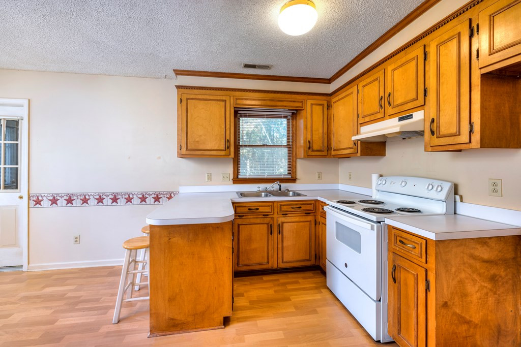 4600 Peach Orchard Road Rembert, SC 29128 - Photo 12 of 24 Gallery Image 12