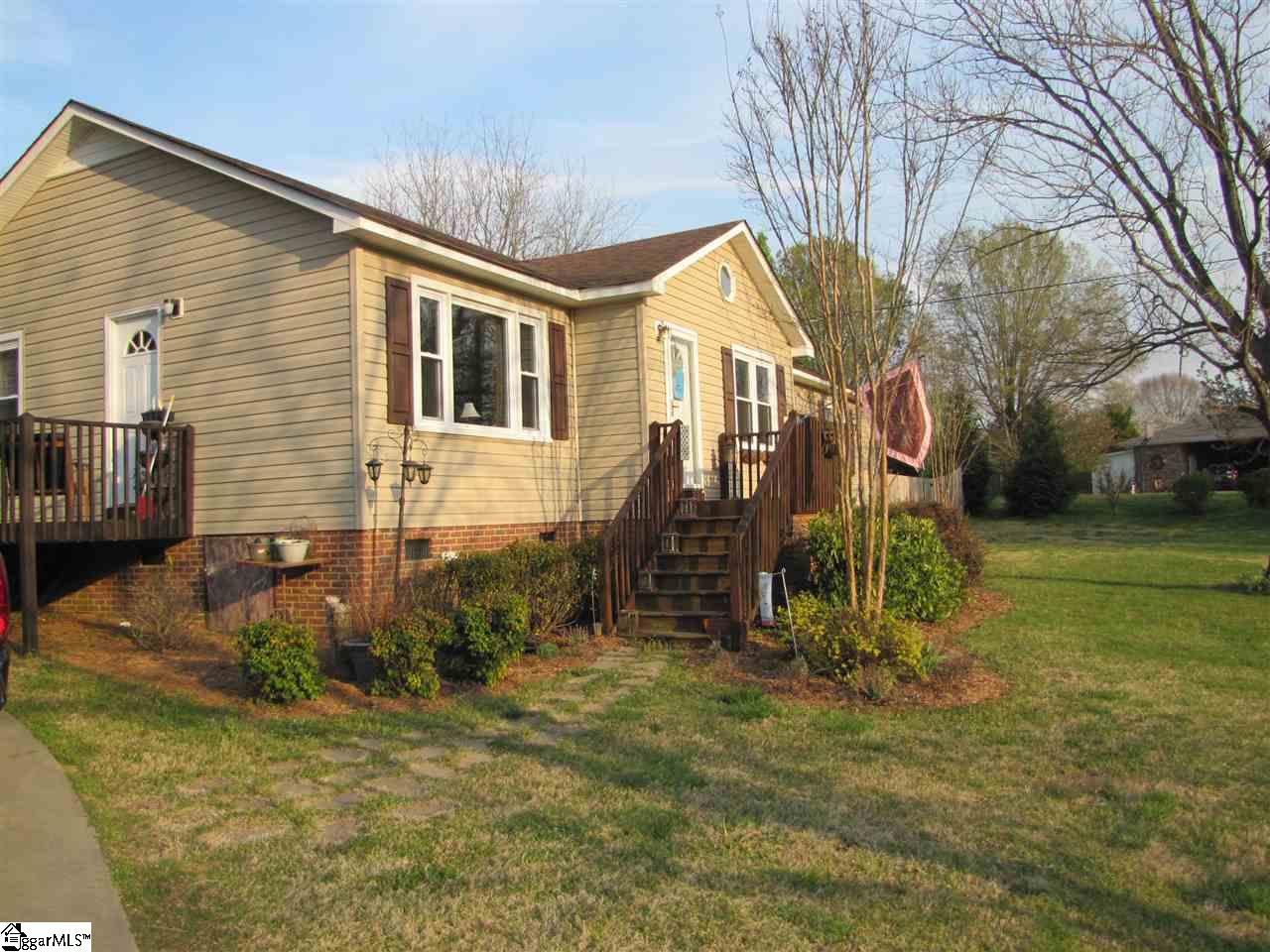 102 Cherokee Road Easley, SC 29642 - Photo 3 of 36 Gallery Image 3