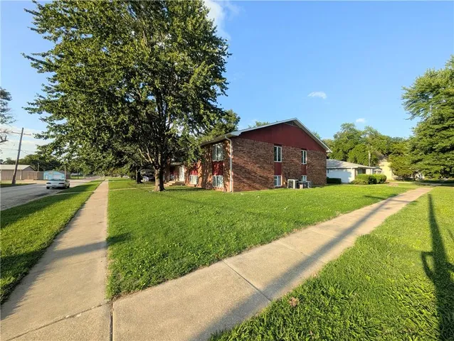 $799,000 | 100 North Green Street, Yates Center, KS 66783