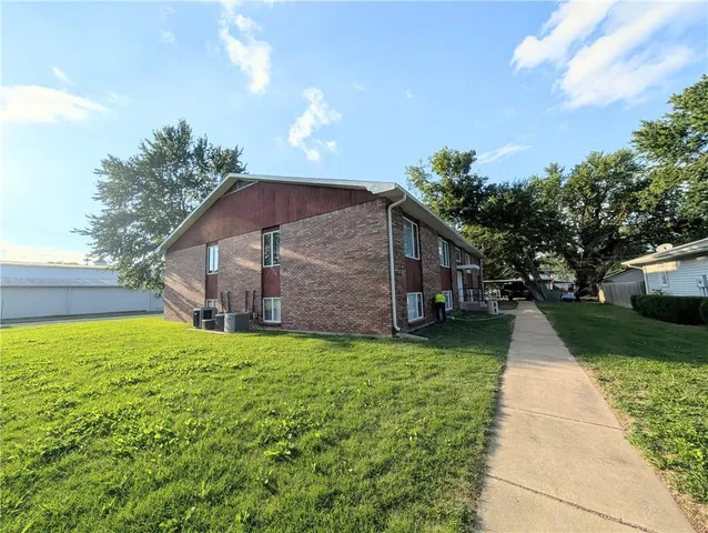 $799,000 | 100 North Green Street, Yates Center, KS 66783