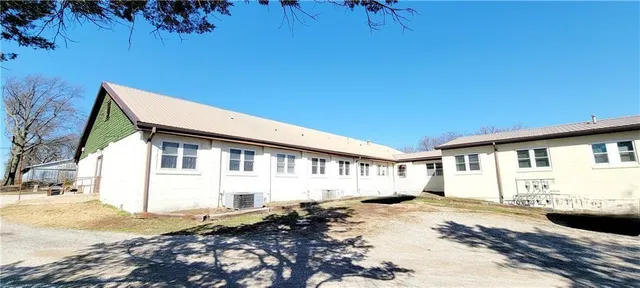 $799,000 | 100 North Green Street, Yates Center, KS 66783